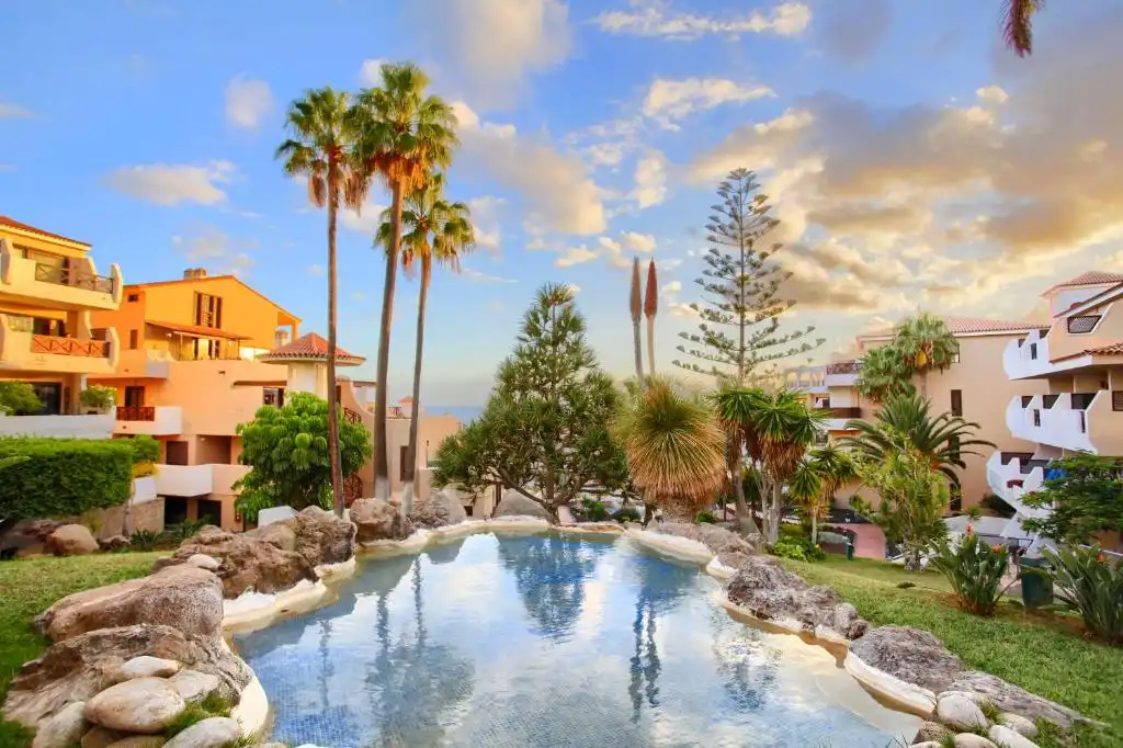 Piscina de Piso en venta en San Miguel de Abona con Aire acondicionado, Terraza y Amueblado