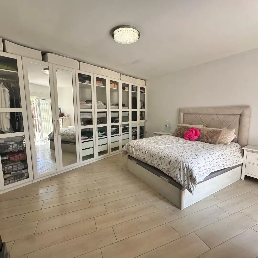 Habitación de Piso en venta en La Línea de la Concepción