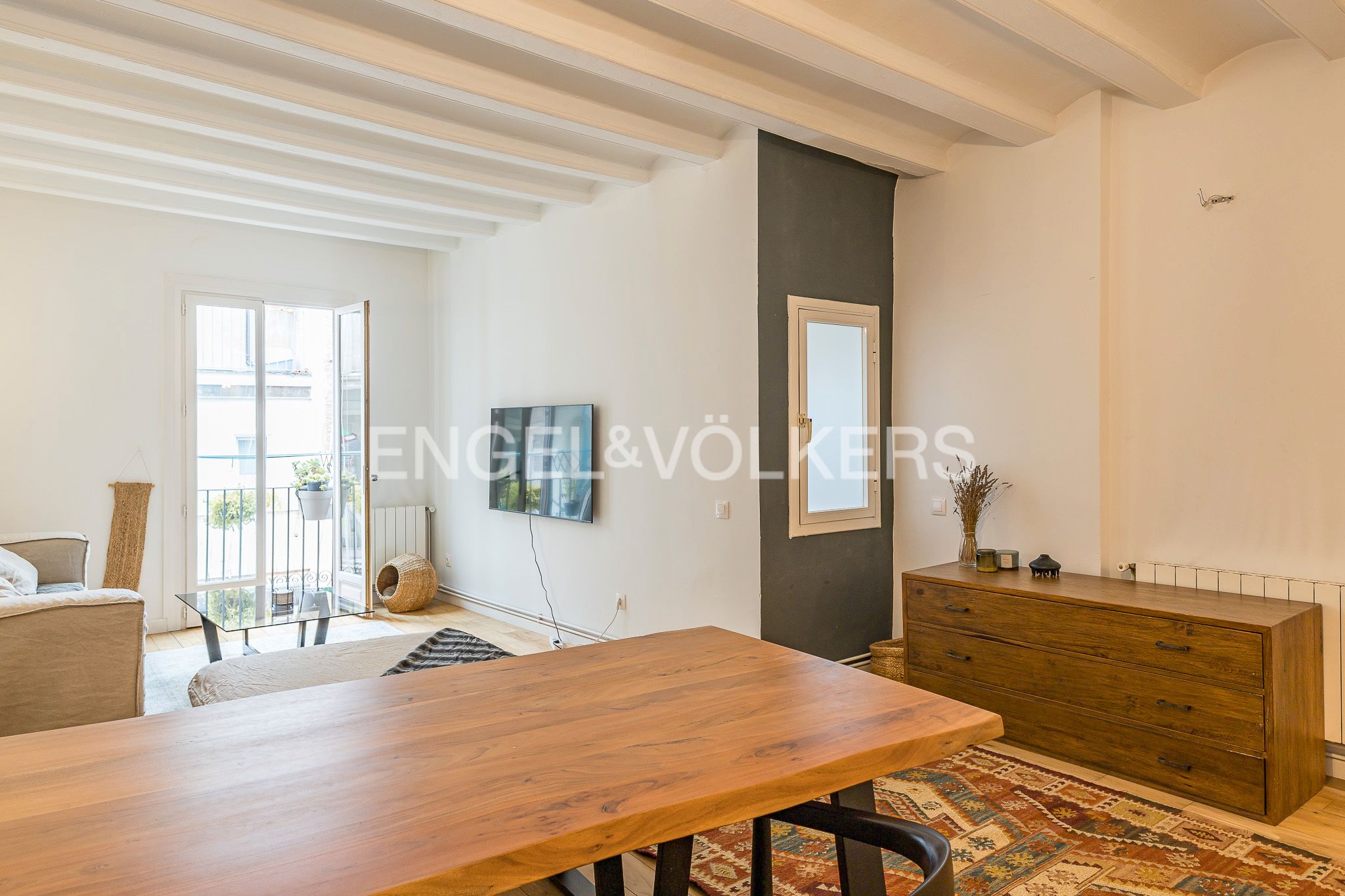 Exterior view of Apartment for sale in  Barcelona Capital  with Air Conditioner, Heating and Parquet flooring