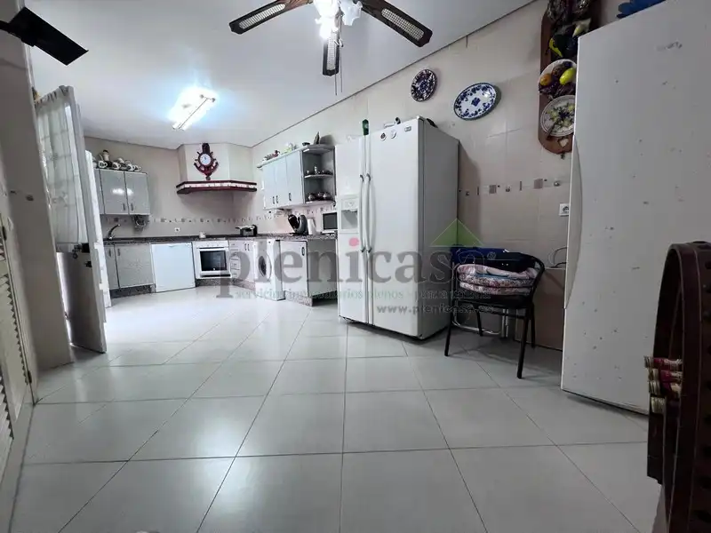 Cuina de Casa o xalet en venda en Punta Umbría amb Aire condicionat, Calefacció i Jardí privat