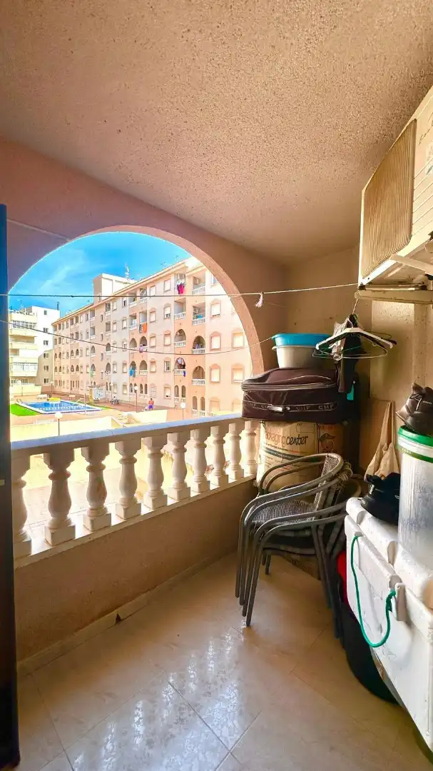 Terrasse von Wohnung zum Verkauf in Torrevieja mit Möbliert