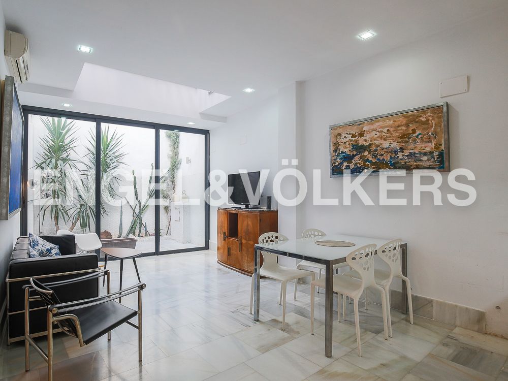 Exterior view of Apartment to rent in  Valencia Capital  with Air Conditioner, Heating and Terrace