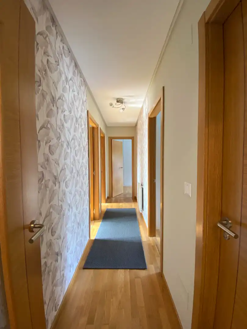 Wohnung zur Miete in Boqueixón mit Terrasse, Abstellraum und Möbliert