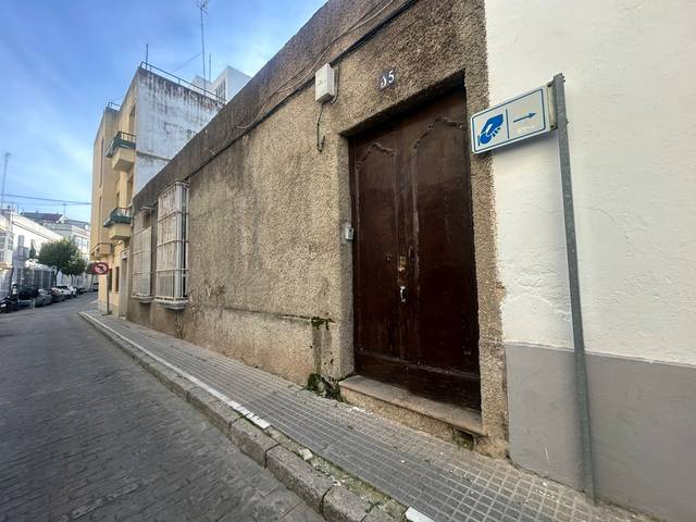 Casa-chalet en Venta en Calle CAYETANO DEL TORO  en Centro
