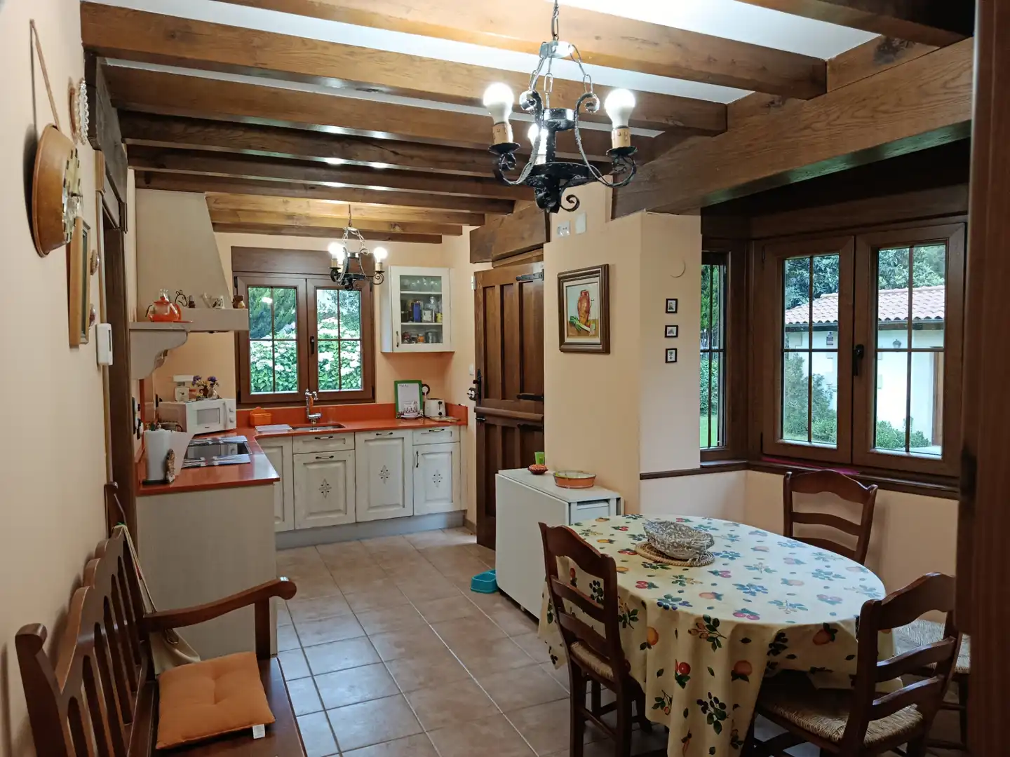 Cocina de Casa o chalet en venta en Santiurde de Toranzo con Calefacción, Jardín privado y Terraza