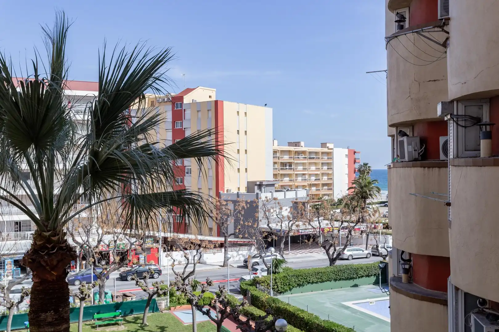 Außenansicht von Wohnung zum Verkauf in Vila-seca mit Klimaanlage, Privatgarten und Schwimmbad