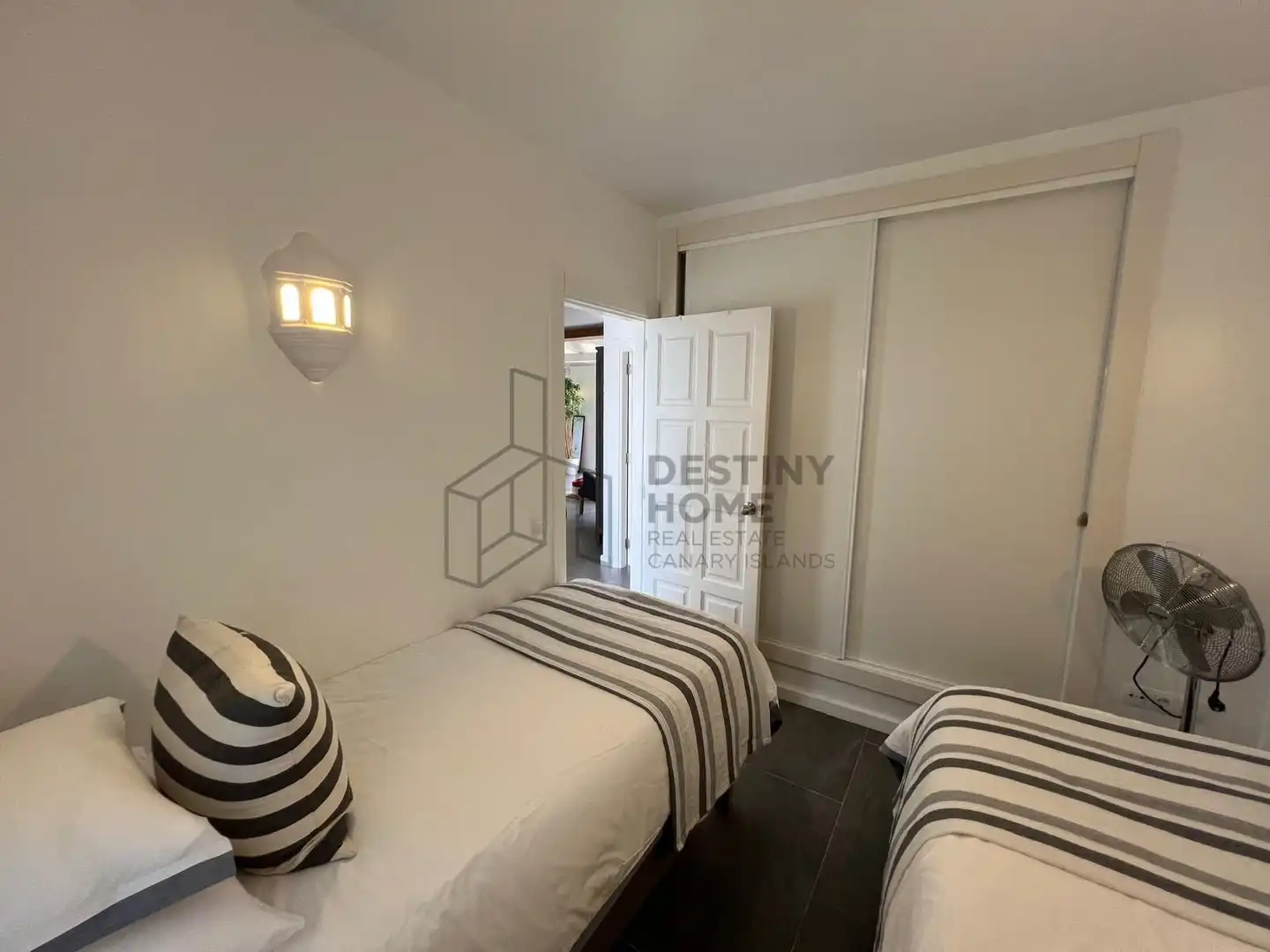 Dormitori de Casa adosada en venda en La Oliva amb Terrassa i Piscina comunitària