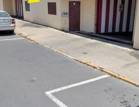 Foto 2 de Garatge en venda a Calle Camarada Fernando Castillo, 6, Fuentepiña,  Huelva Capital