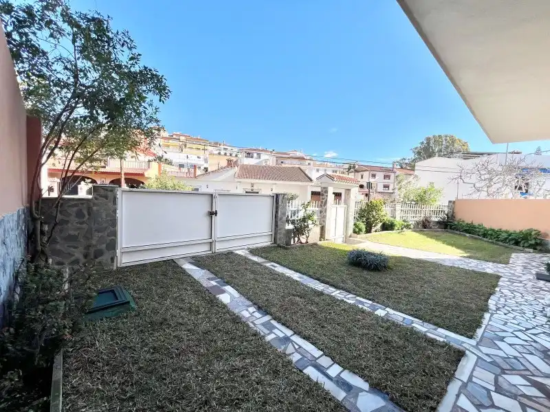 Jardí de Casa o xalet en venda en Málaga amb Aire condicionat, Terrassa i Moblat