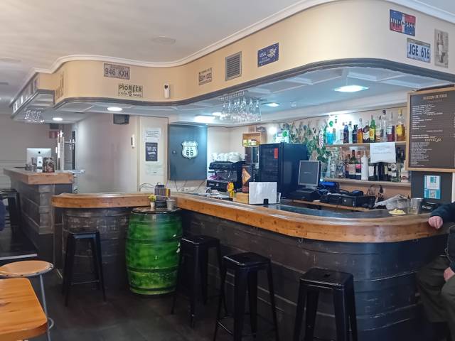 Local comercial en Venta en Gijón - CL MANSO, 5 en La Arena