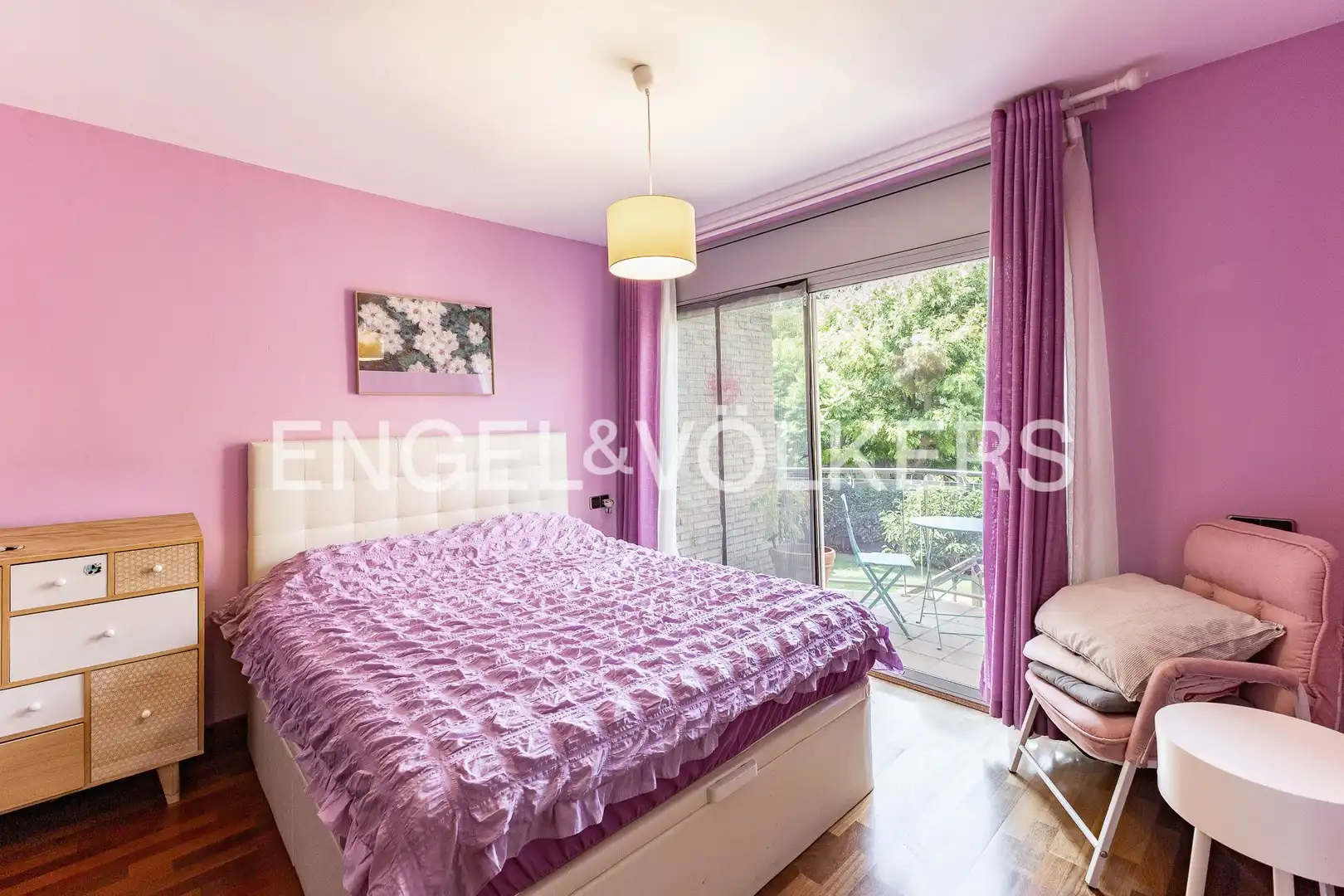 Habitación de Casa adosada en venta en Cabrils con Calefacción, Jardín privado y Terraza