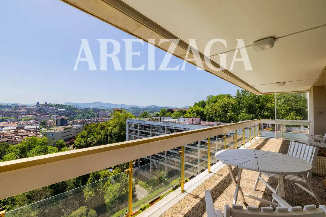 Terraza de Piso en venta en Donostia - San Sebastián  con Calefacción, Terraza y Trastero