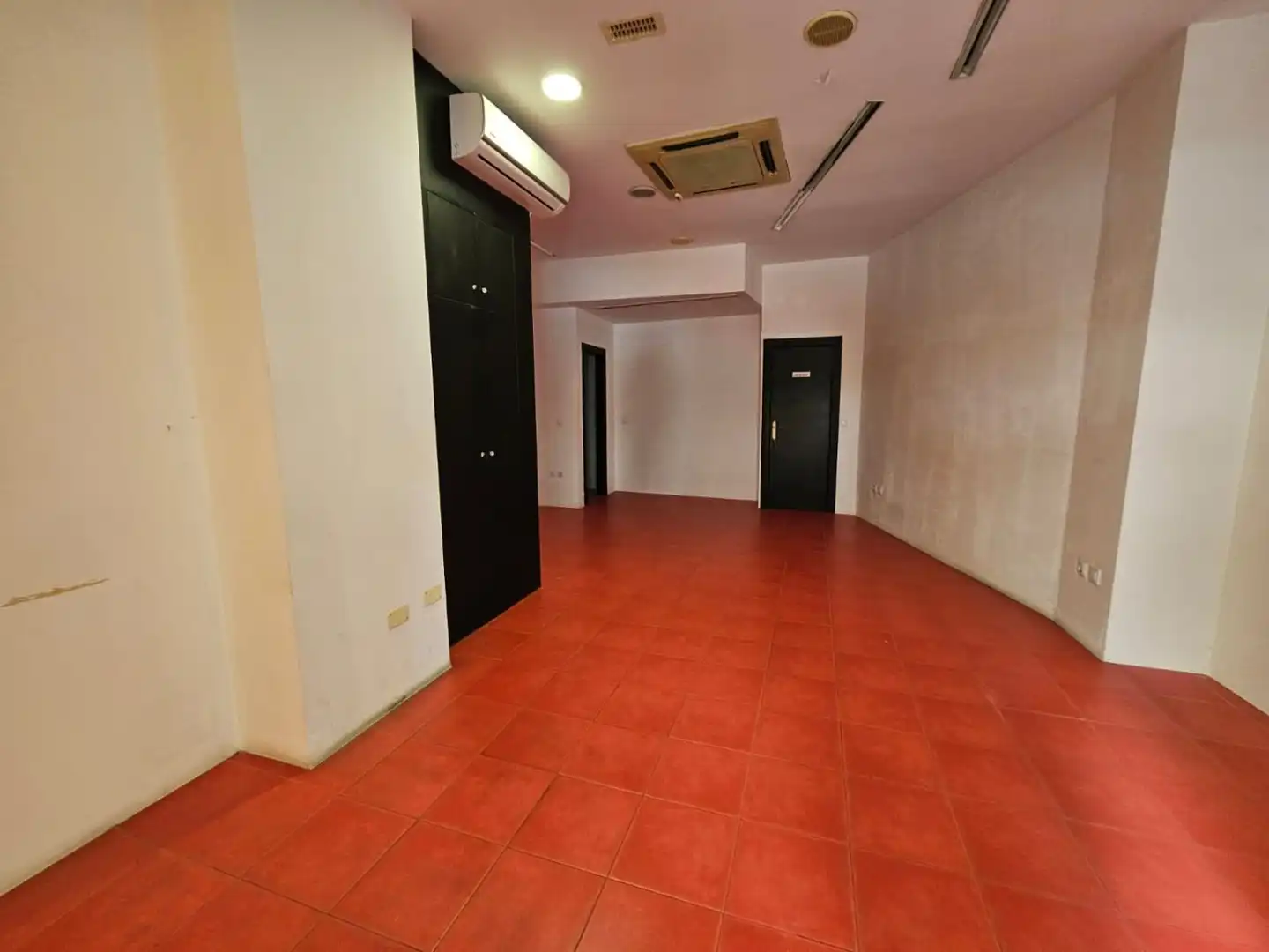 Local en venta en Águilas con Aire acondicionado