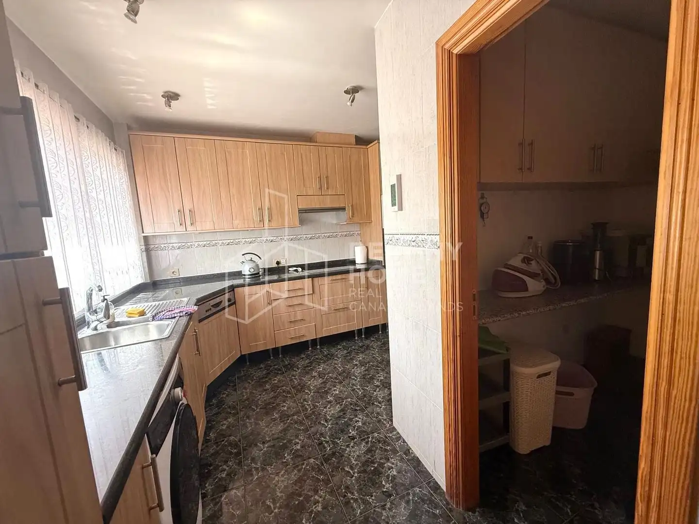 Cuina de Casa o xalet en venda en La Oliva amb Terrassa, Piscina i Moblat