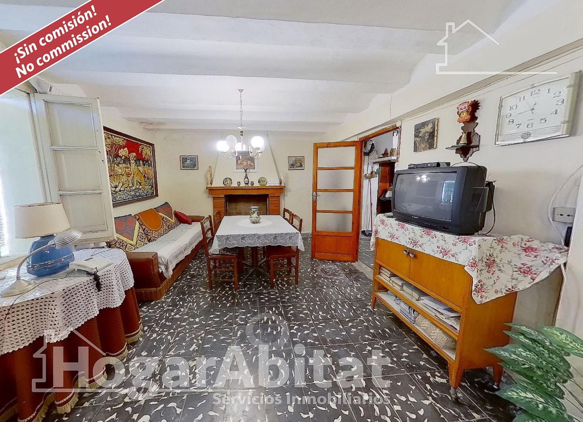 Sala d'estar de Casa o xalet en venda en Cortes de Pallás amb Calefacció, Terrassa i Traster