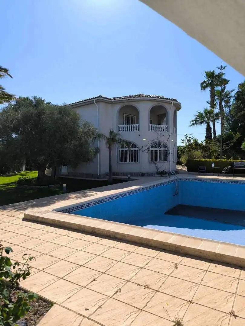 Piscina de Casa o chalet en venta en Torrevieja con Aire acondicionado, Calefacción y Terraza