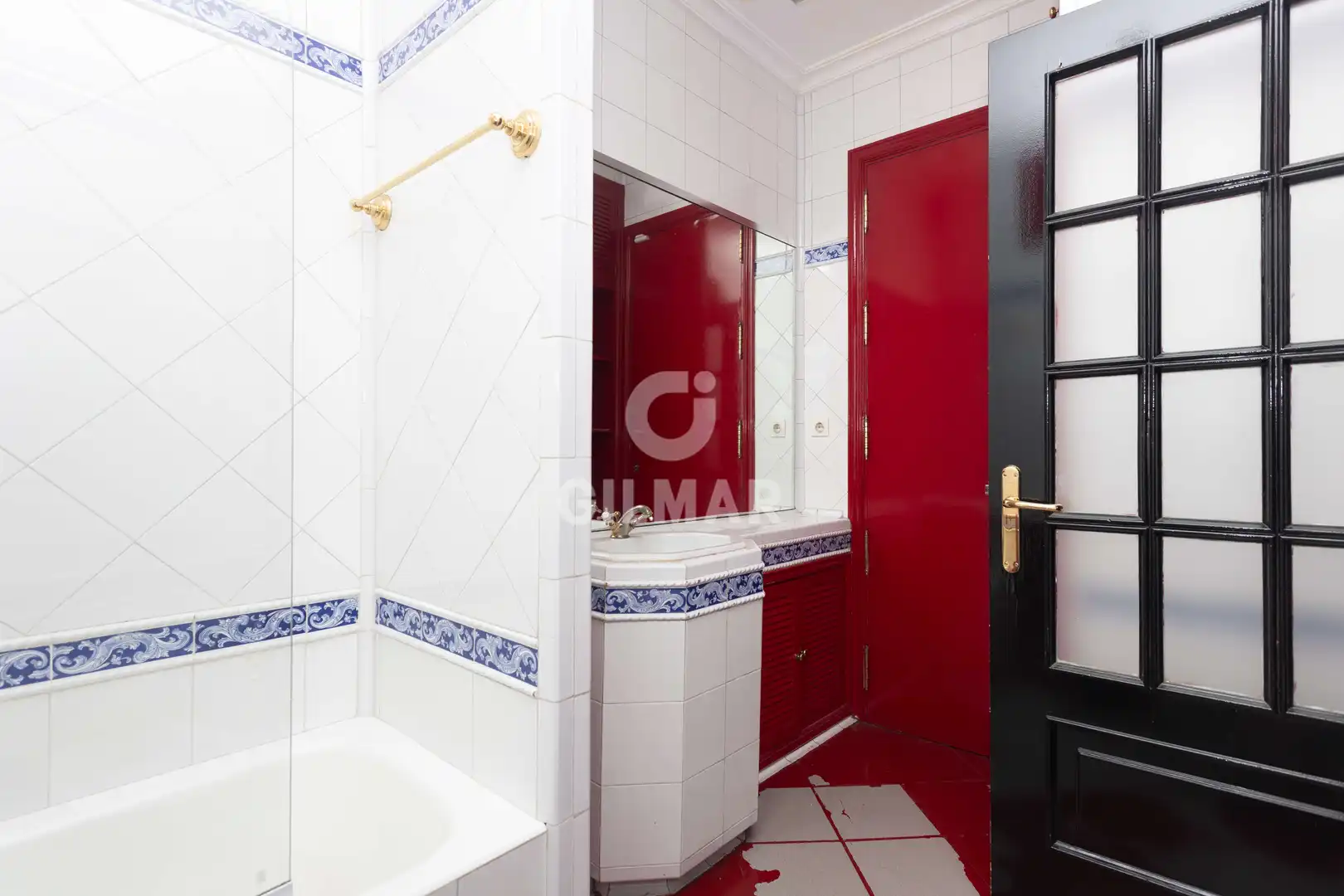 Bathroom of Attic for sale in Madrid  with Heating and Balcony