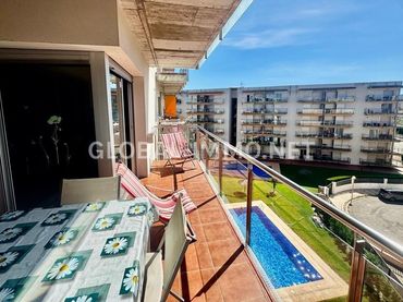 Apartment with pool for sale in Carrer Cap Blanc