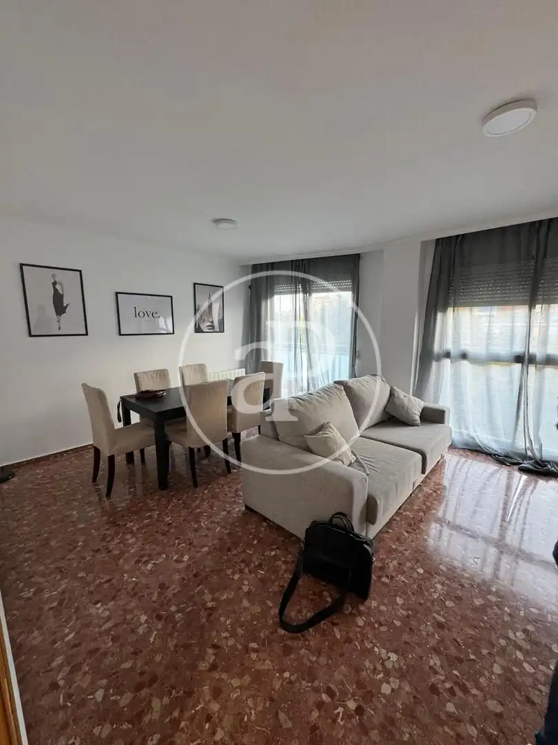 Sala d'estar de Pis de lloguer en Valencia amb Aire condicionat, Calefacció i Terrassa