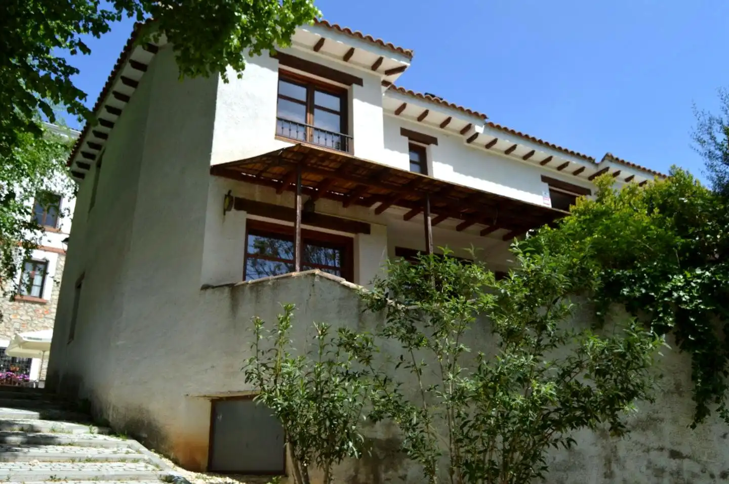 Vista exterior de Casa adosada en venda en Olmeda de las Fuentes amb Calefacció i Jardí privat