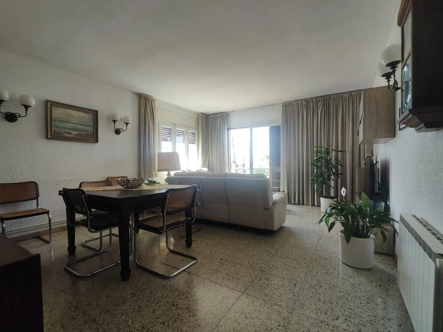 Sala d'estar de Casa o xalet en venda en Vallbona d'Anoia amb Aire condicionat, Jardí privat i Terrassa