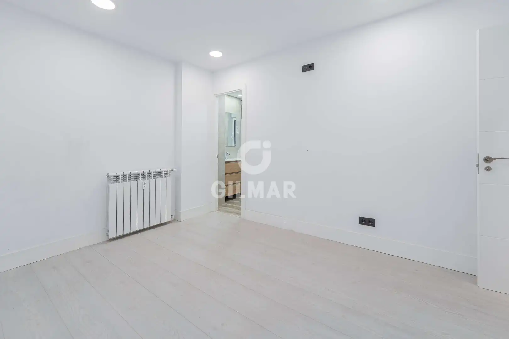 Bedroom of Flat for sale in Madrid  with Heating