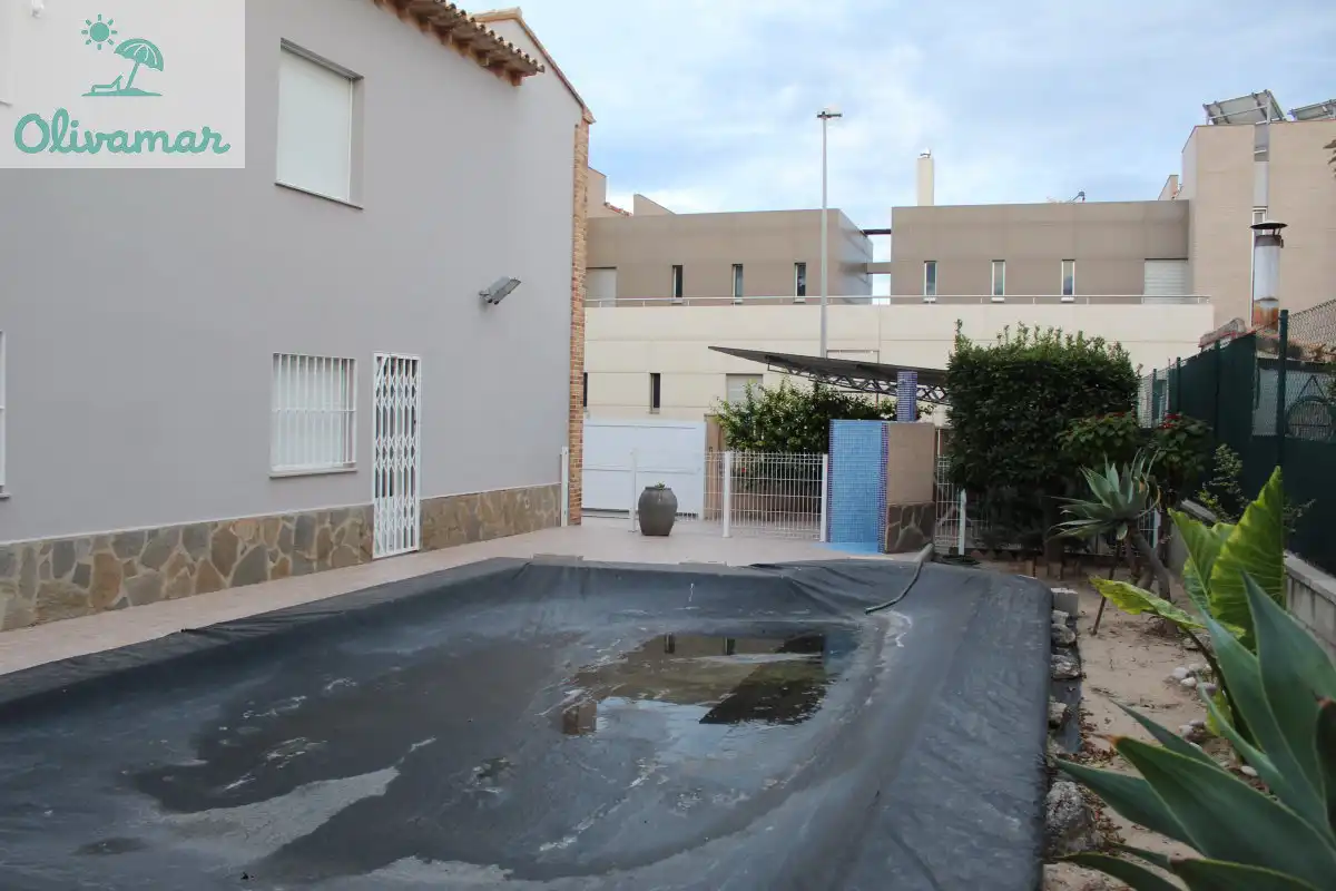 Piscina de Casa o xalet en venda en Oliva amb Moblat