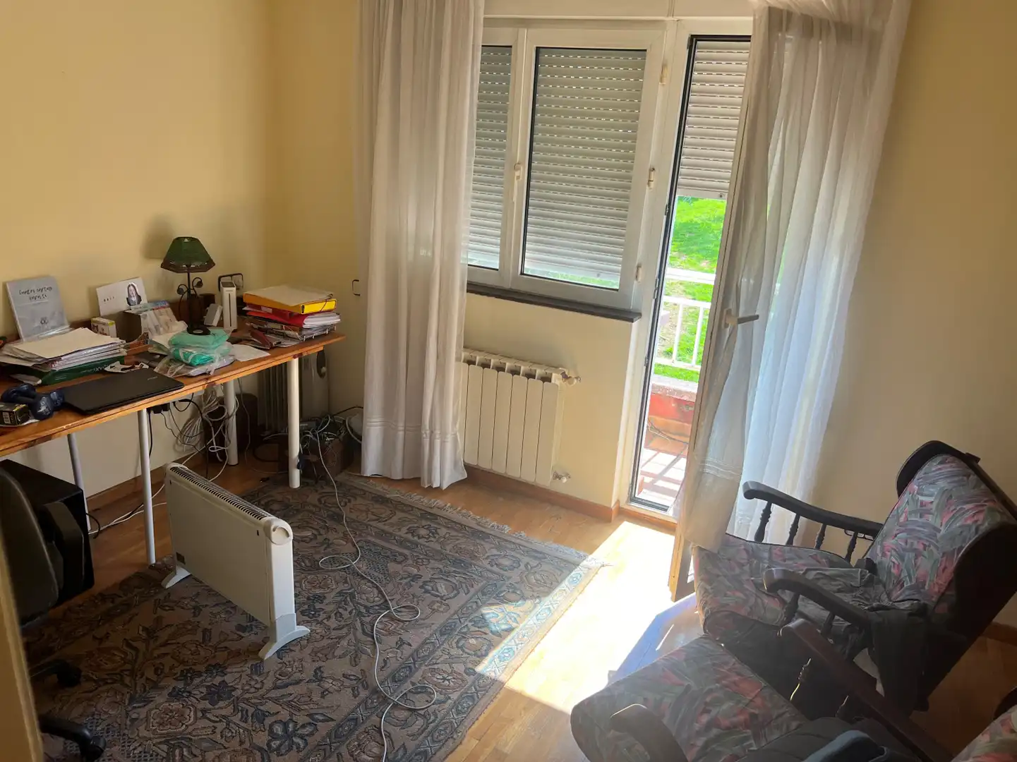 Dormitori de Casa o xalet en venda en Oviedo  amb Calefacció, Parquet i Terrassa