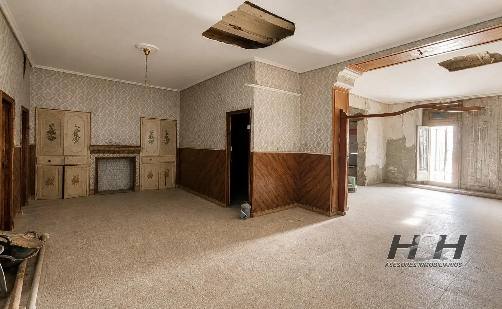 Living room of Houses for sale in Burjassot  with Terrace and Balcony