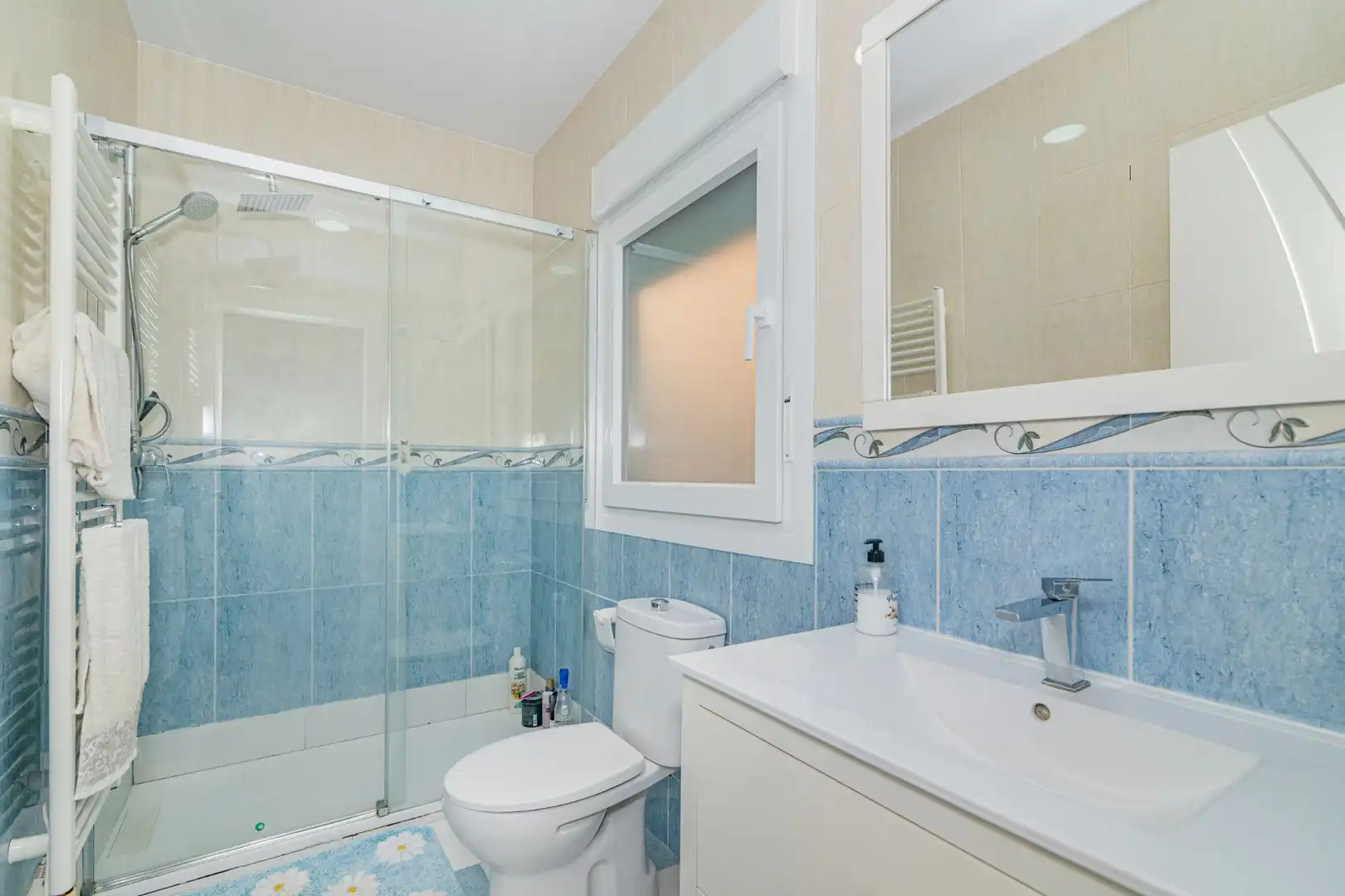 Badezimmer von Wohnung zum Verkauf in Dúrcal, Granada