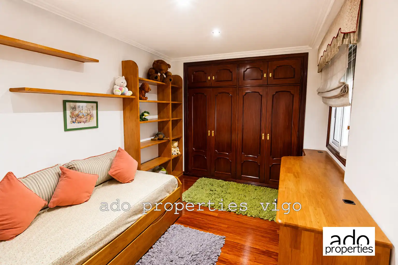 Habitación de Piso en venta en Vigo  con Calefacción, Parquet y Trastero