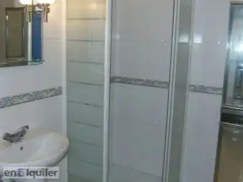 Badezimmer von Wohnungen zur Miete in La Colina