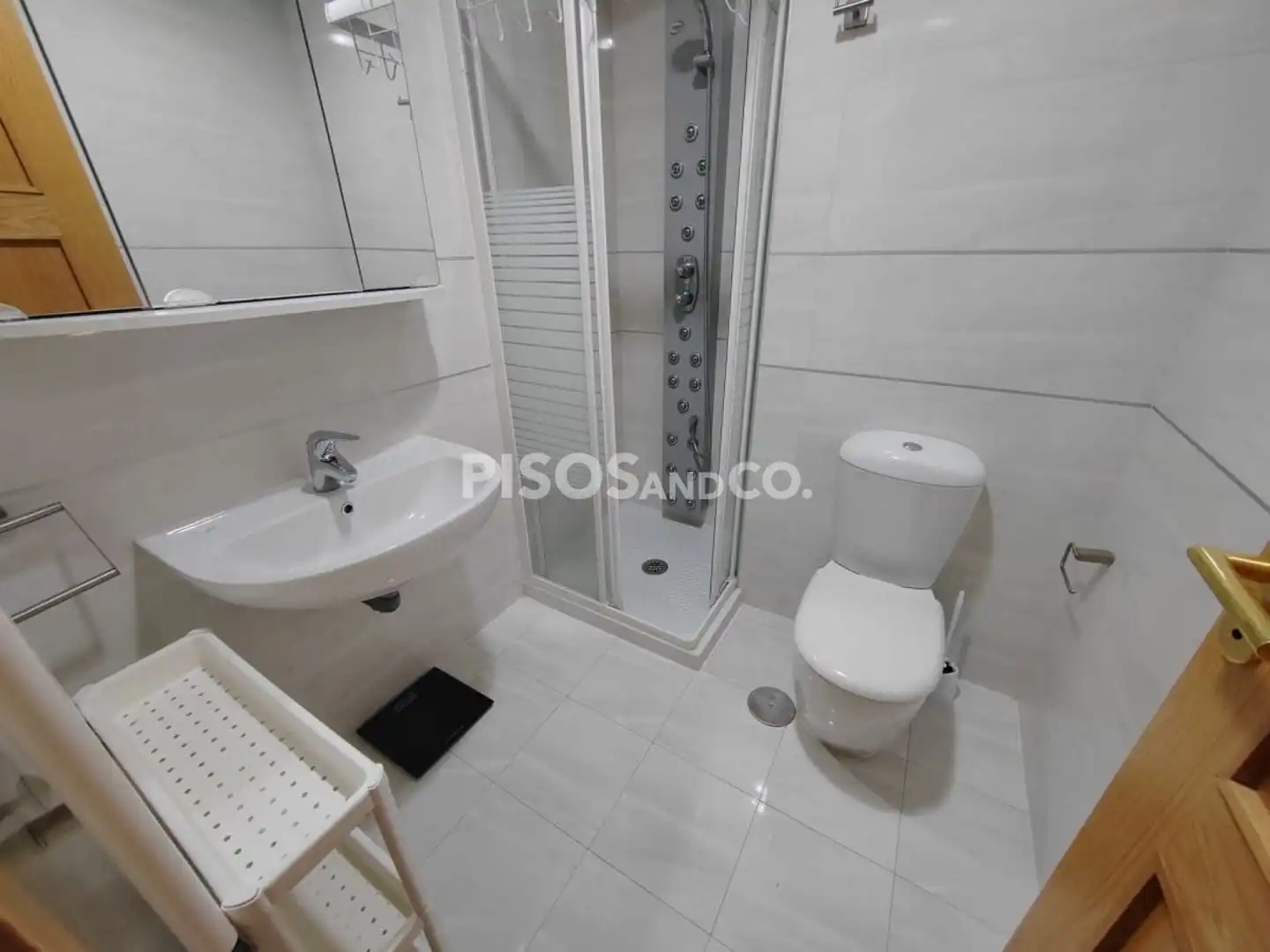 Baño de Piso en venta en A Coruña Capital  con Calefacción, Trastero y Amueblado