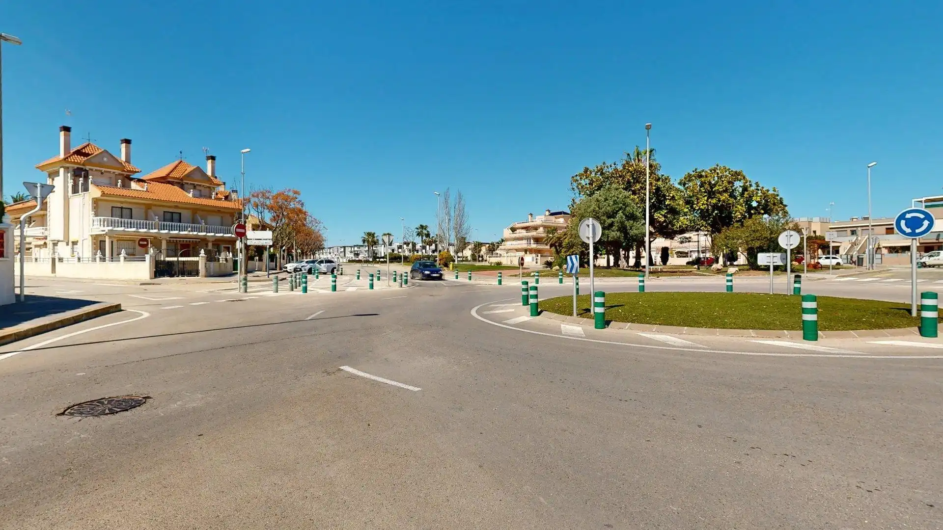 Vista exterior de Casa adosada en venta en Pilar de la Horadada con Jardín privado, Terraza y Balcón