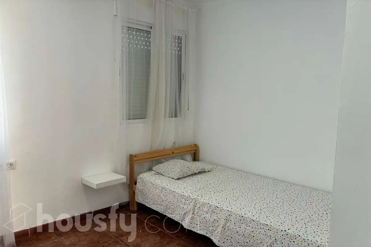 Habitación de Piso de alquiler en Sagunto / Sagunt con Aire acondicionado, Amueblado y Balcón