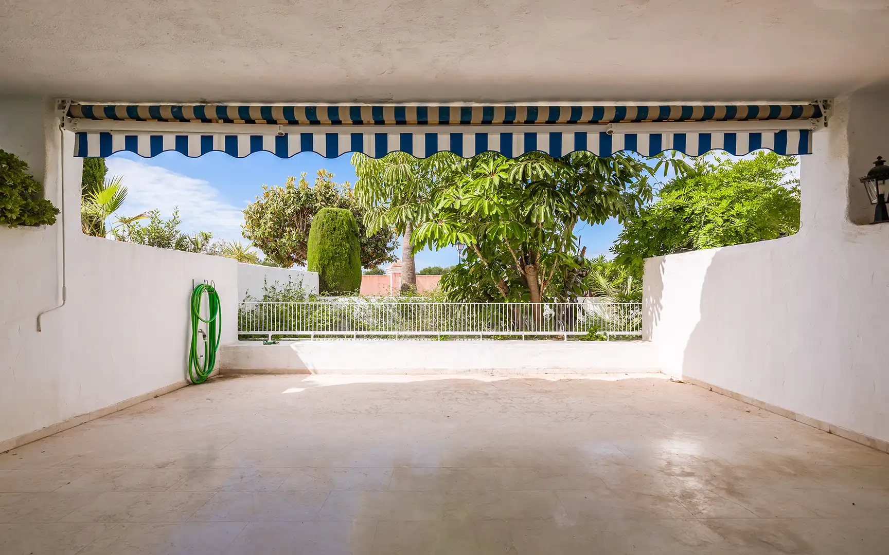 Terraza de Planta baja en venta en Marbella con Aire acondicionado, Jardín privado y Terraza