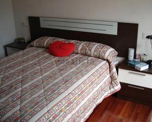 Bedroom of Flat to rent in Santiago de Compostela   with Heating, Storage room and Furnished