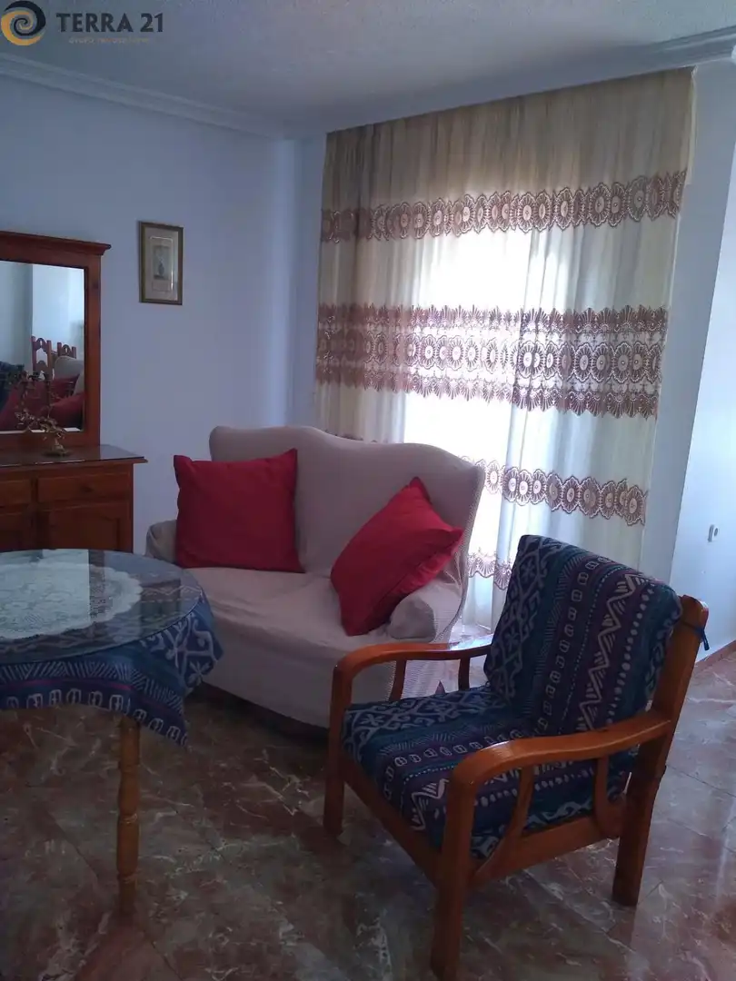 Sala de estar de Piso de alquiler en Jaén con Calefacción, Terraza y Piscina comunitaria