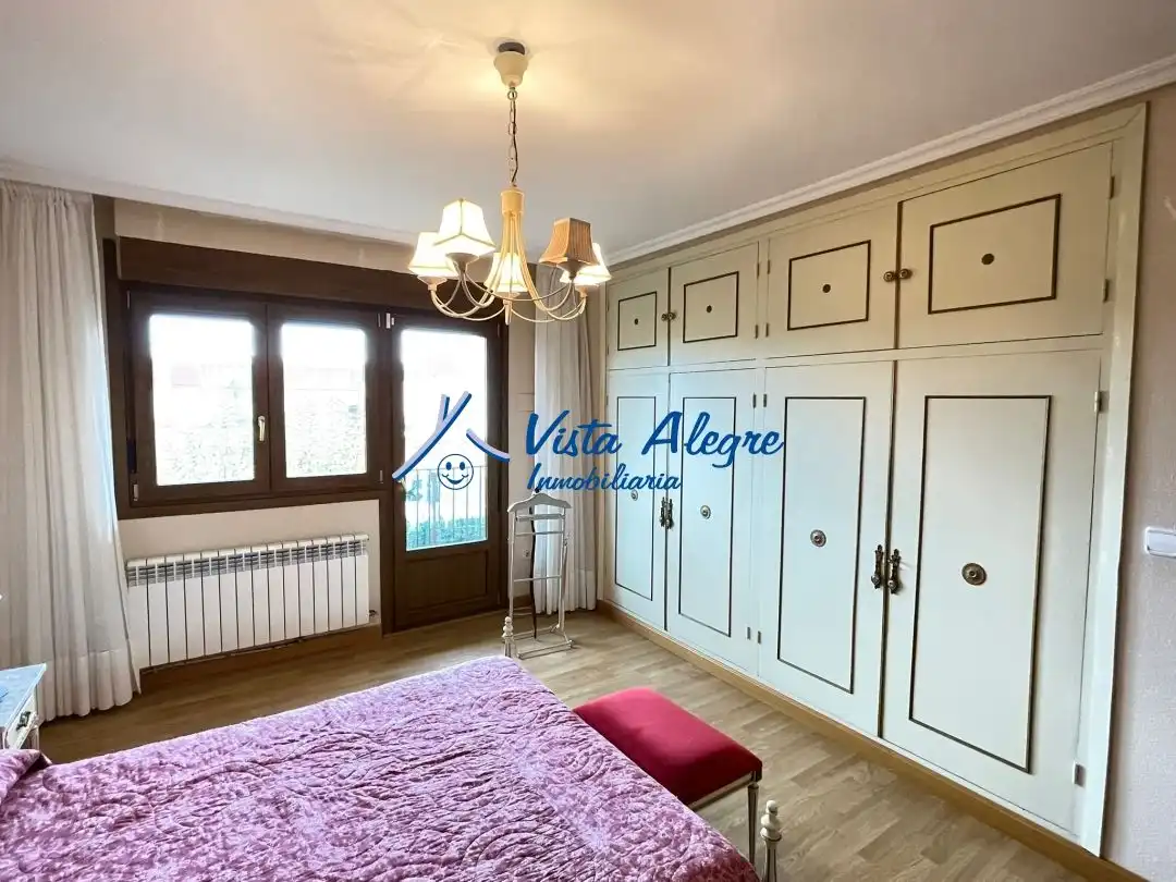 Habitación de Casa o chalet en venta en Cuzcurrita de Río Tirón con Calefacción, Jardín privado y Terraza