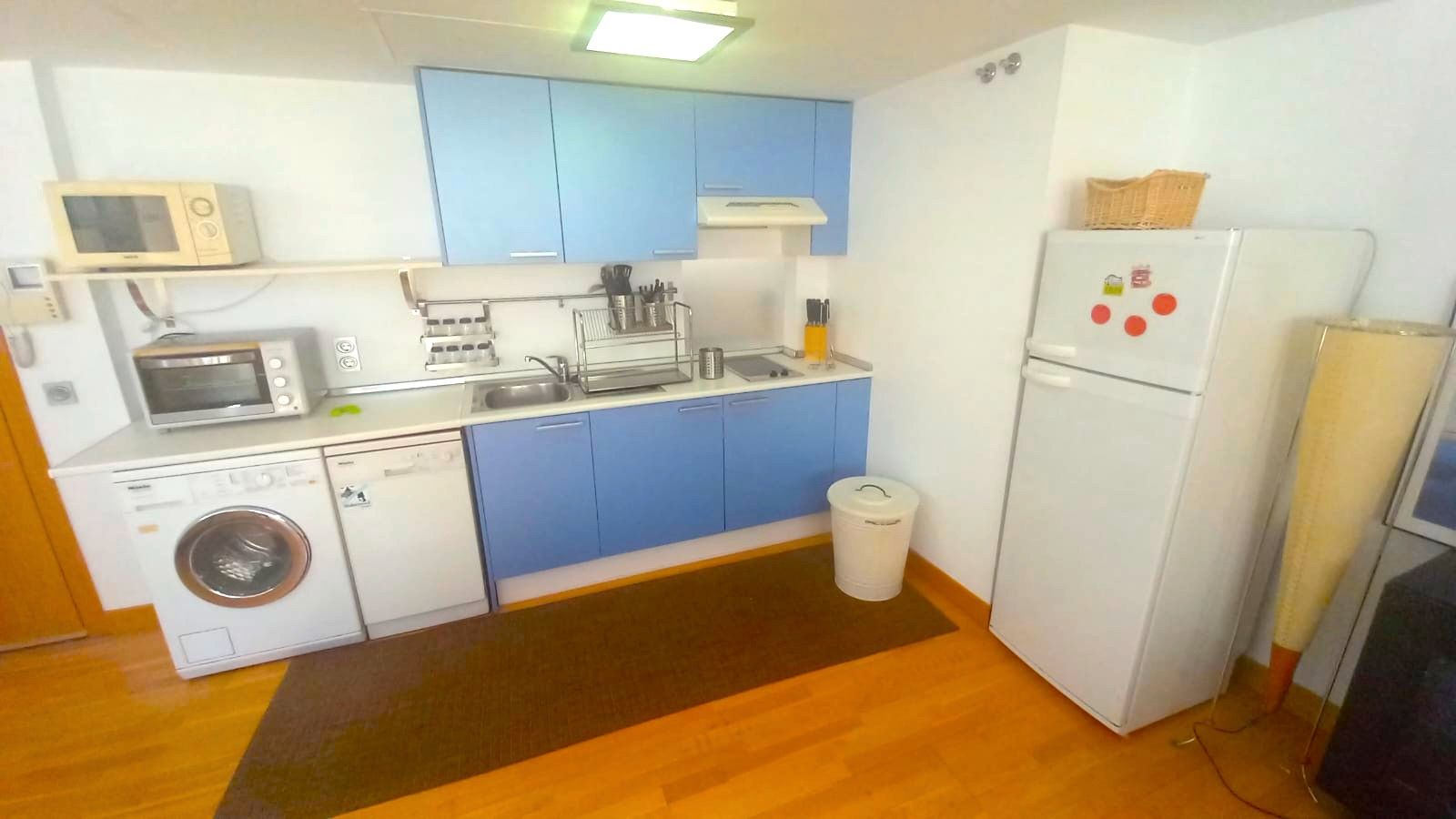 Cuina de Apartament en venda en San Sebastián de los Reyes amb Aire condicionat, Calefacció i Jardí privat