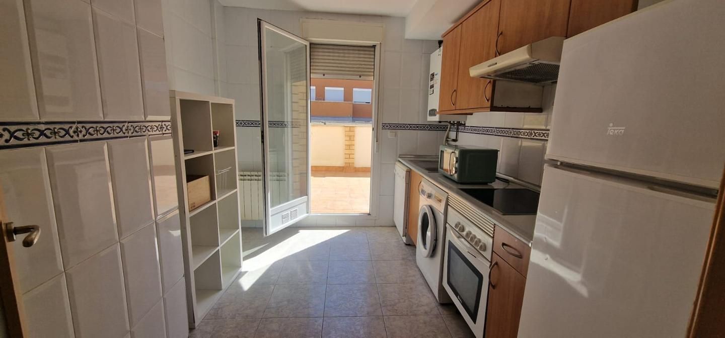 Cuina de Pis en venda en  Zaragoza Capital amb Calefacció, Parquet i Terrassa