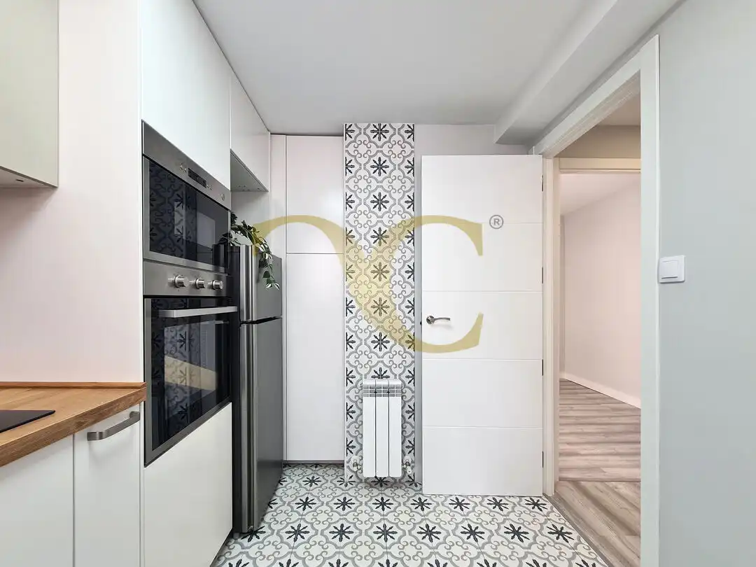 Cocina de Piso en venta en Oviedo  con Calefacción y Amueblado