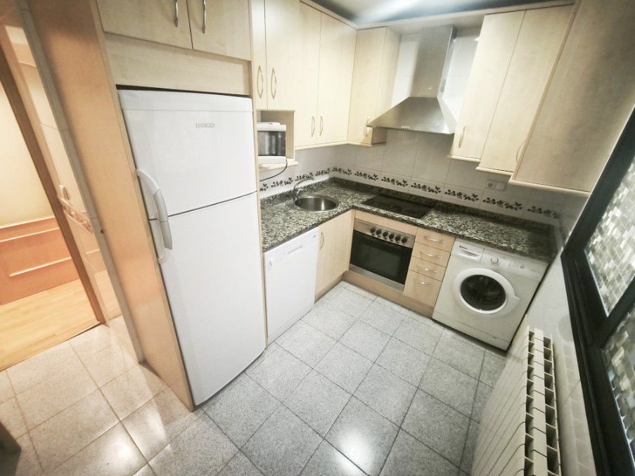 Cuina de Pis en venda en Salamanca Capital amb Calefacció i Balcó