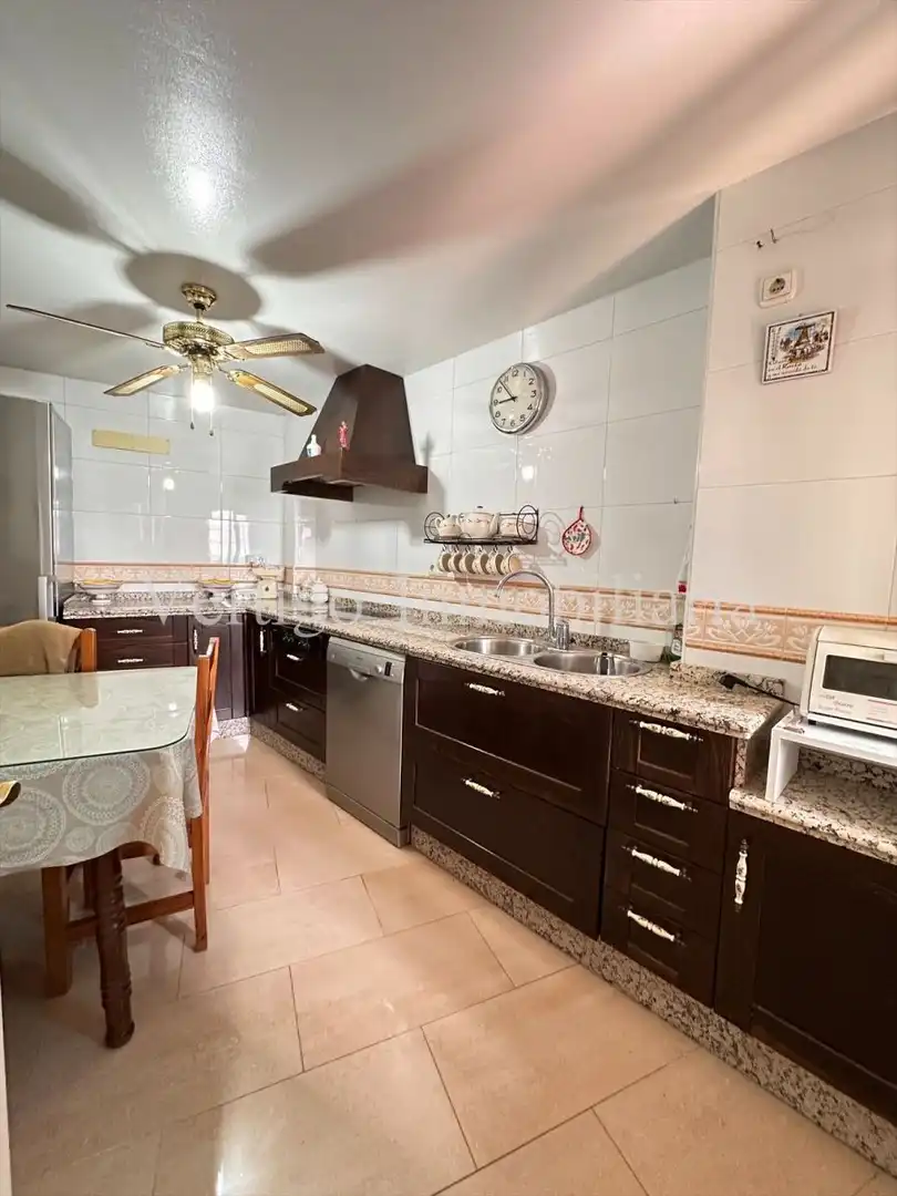 Kitchen of Flat for sale in Dos Hermanas  with Air Conditioner, Heating and Private garden