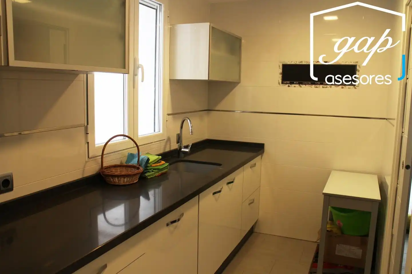 Kitchen of Flat for share in Centro