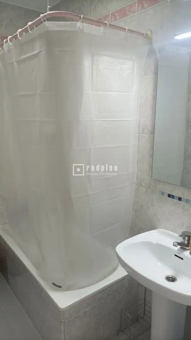 Badezimmer von Wohnung zur Miete in Madrid mit Heizung, Terrasse und Möbliert