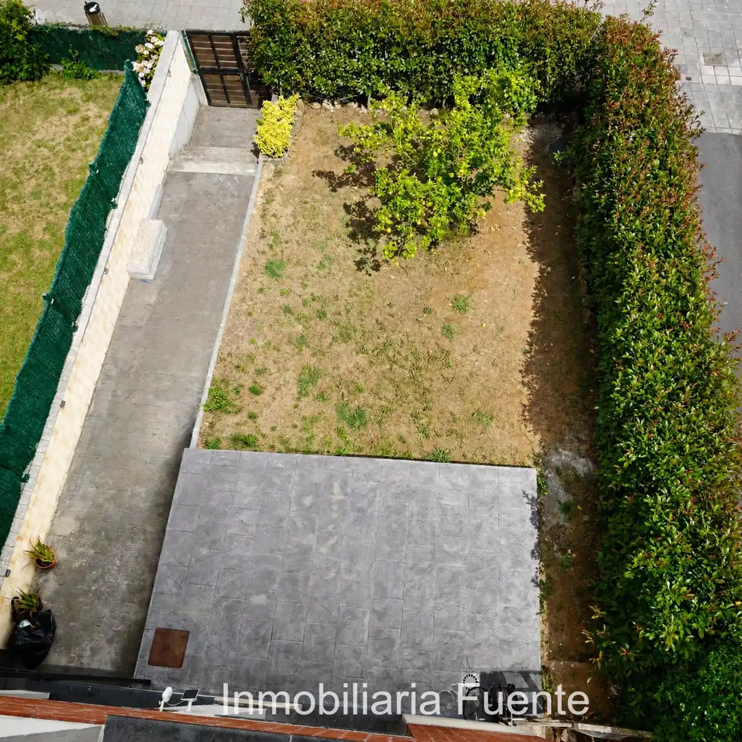 Casa adosada en venda en Sopuerta amb Calefacció, Jardí privat i Terrassa
