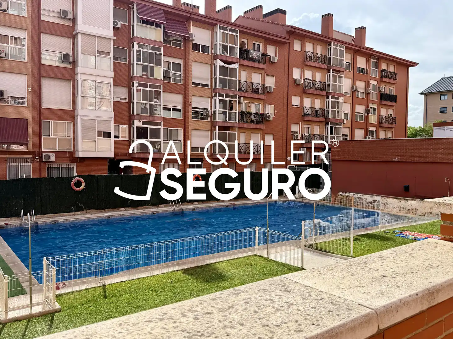 Piscina de Piso de alquiler en Madrid con Aire acondicionado, Calefacción y Piscina