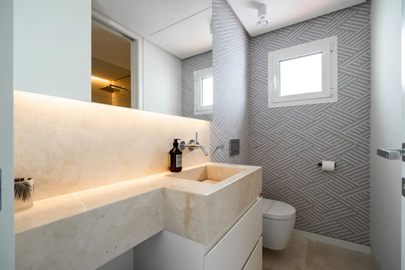Baño de Dúplex en venta en Marbella con Aire acondicionado, Terraza y Trastero