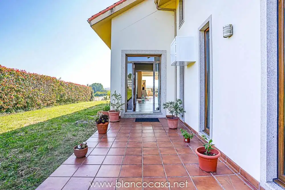 Houses for sale in Carballo  with Heating, Private garden and Storage room
